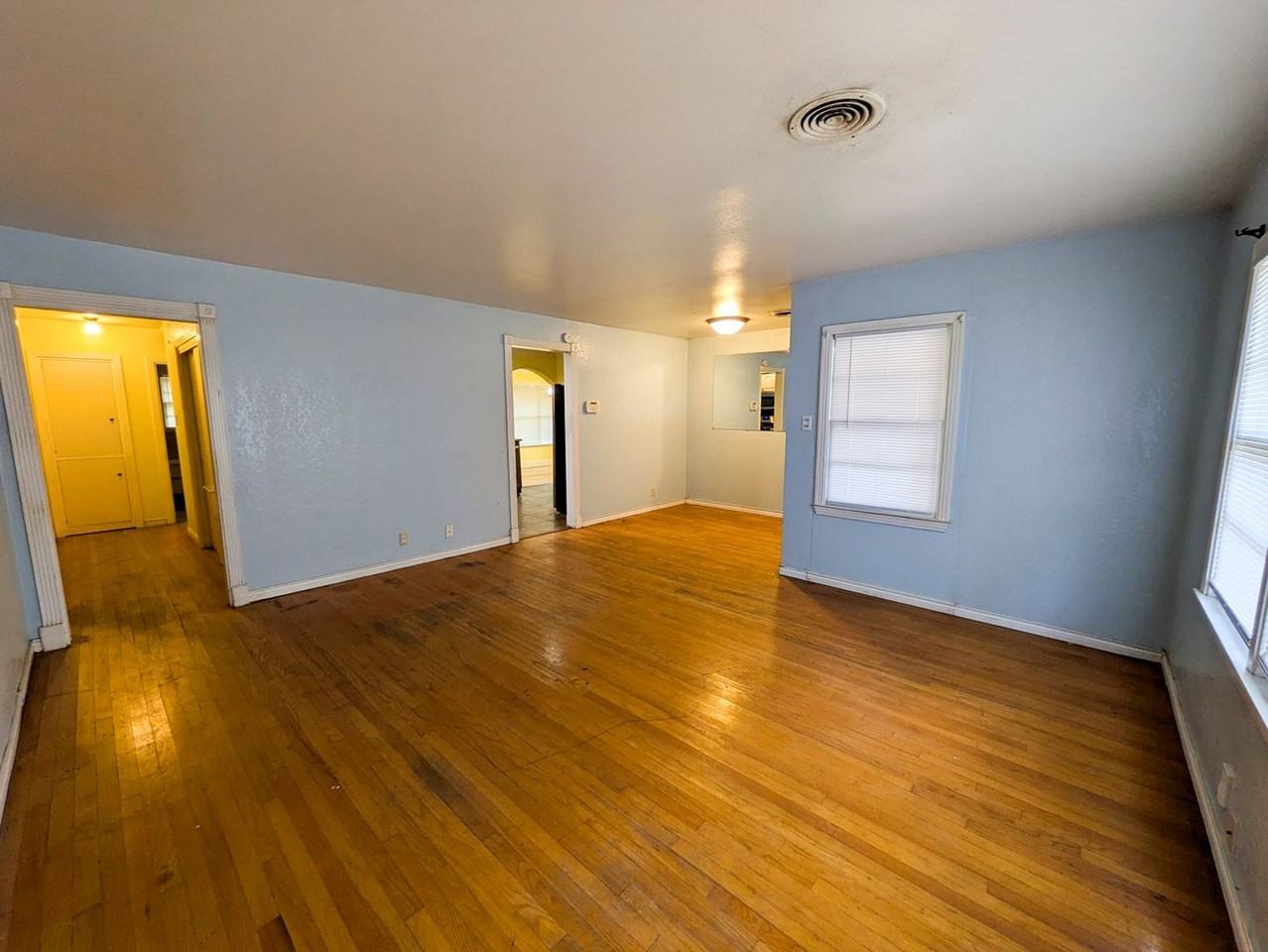 2307 Mckee Dr - Photo 2 of 13