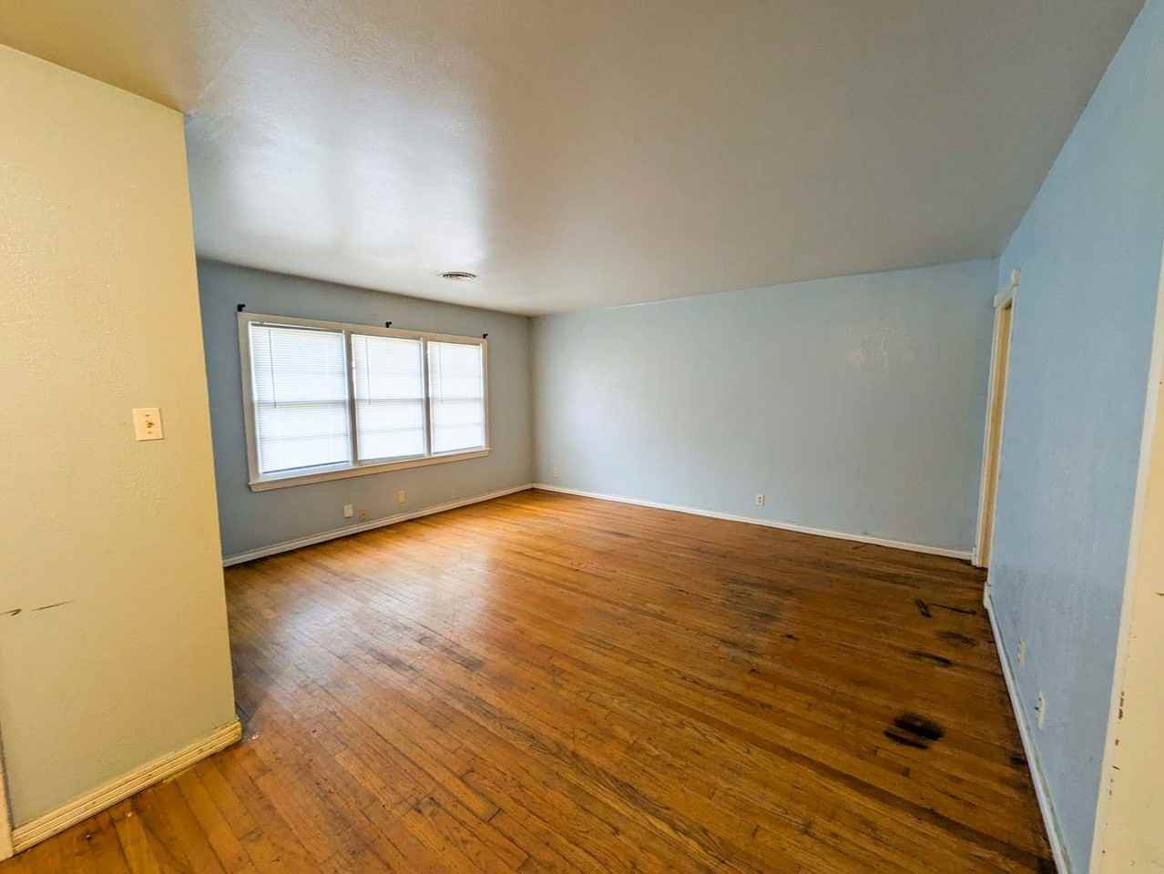 2307 Mckee Dr - Photo 3 of 13