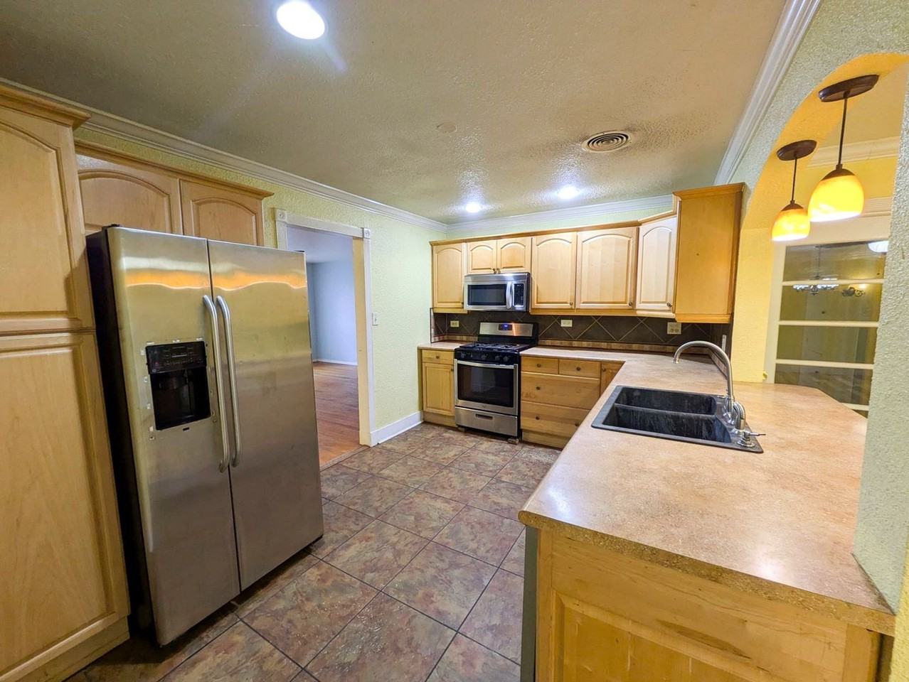 2307 Mckee Dr - Photo 5 of 13