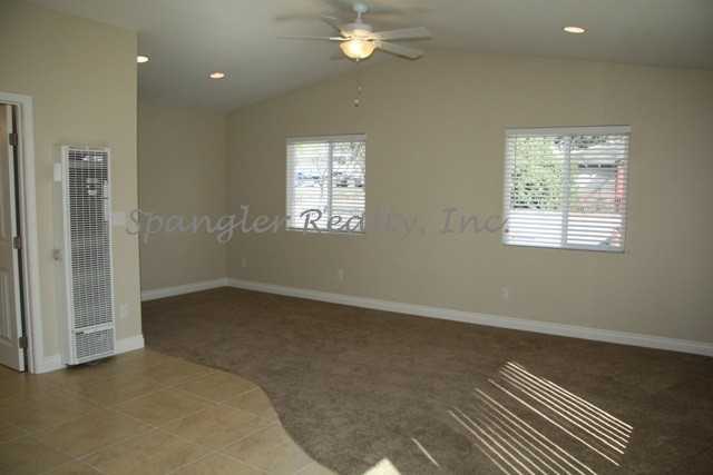 422 N Clementine St - Photo 3 of 10