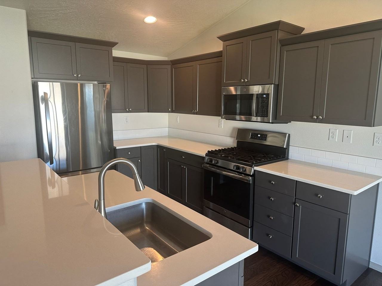 617 W Brundage Way - Photo 2 of 16