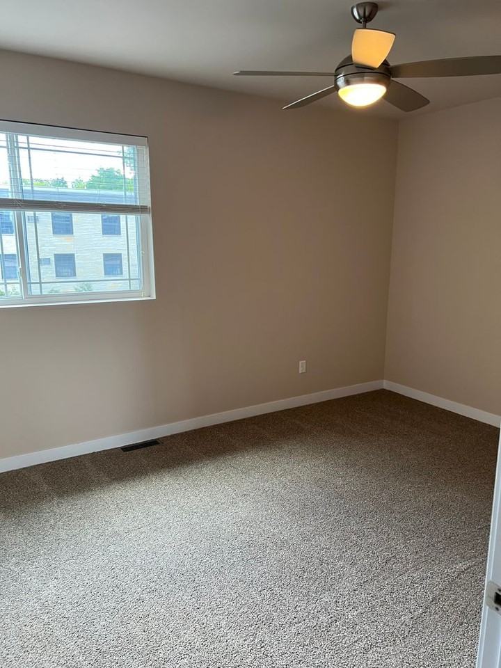 122 N Prince St #9 - Photo 7 of 12