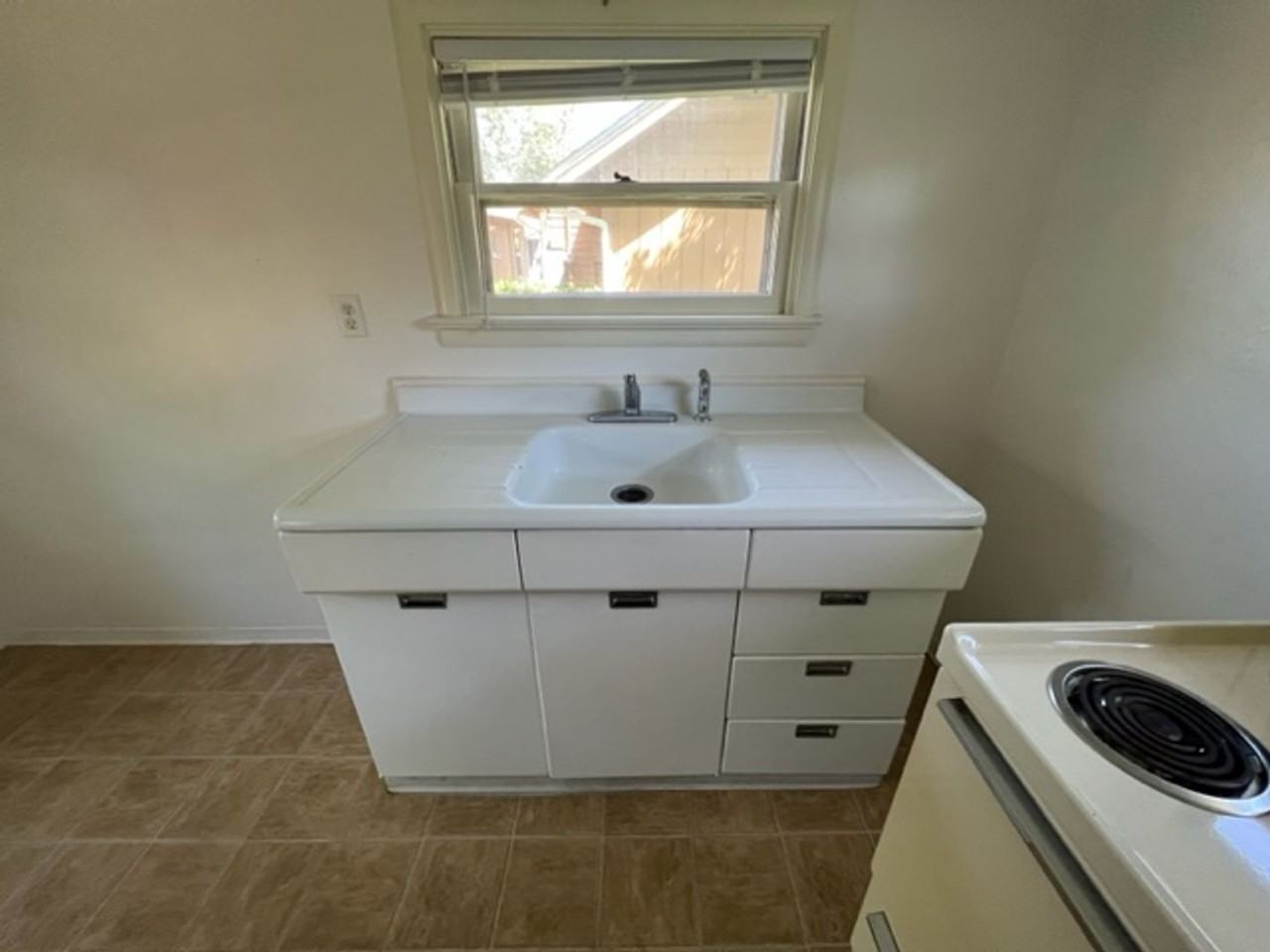 410 Hamilton St #D - Photo 5 of 15