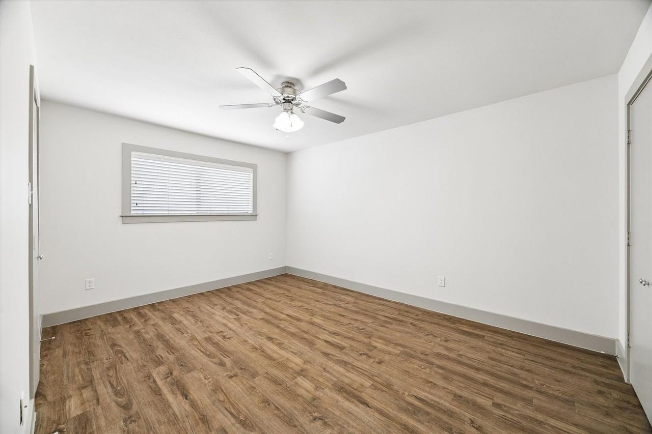 4300 Rosslyn - Photo 6 of 20