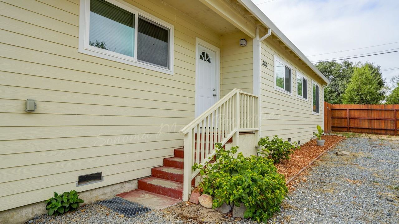 382 Ely Rd N - Photo 3 of 47