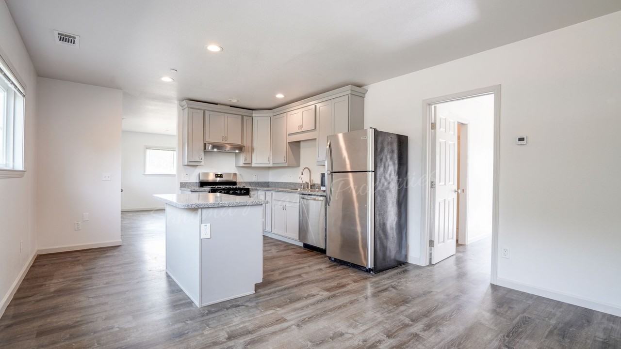 382 Ely Rd N - Photo 6 of 47