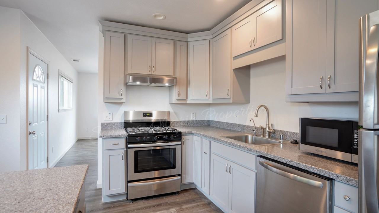 382 Ely Rd N - Photo 7 of 47