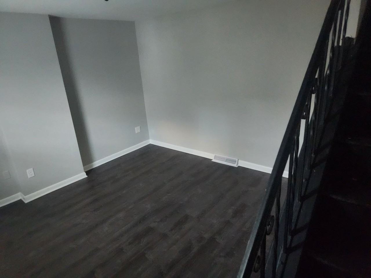 101 Stroud St - Photo 3 of 9