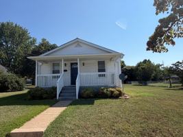 featured image of 814 Delaware St