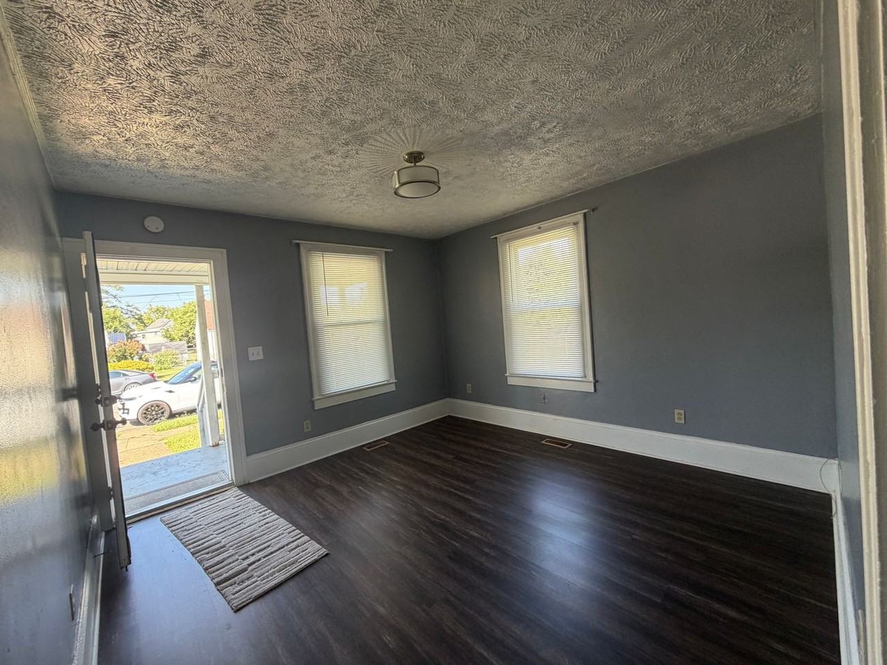 814 Delaware St - Photo 5 of 10