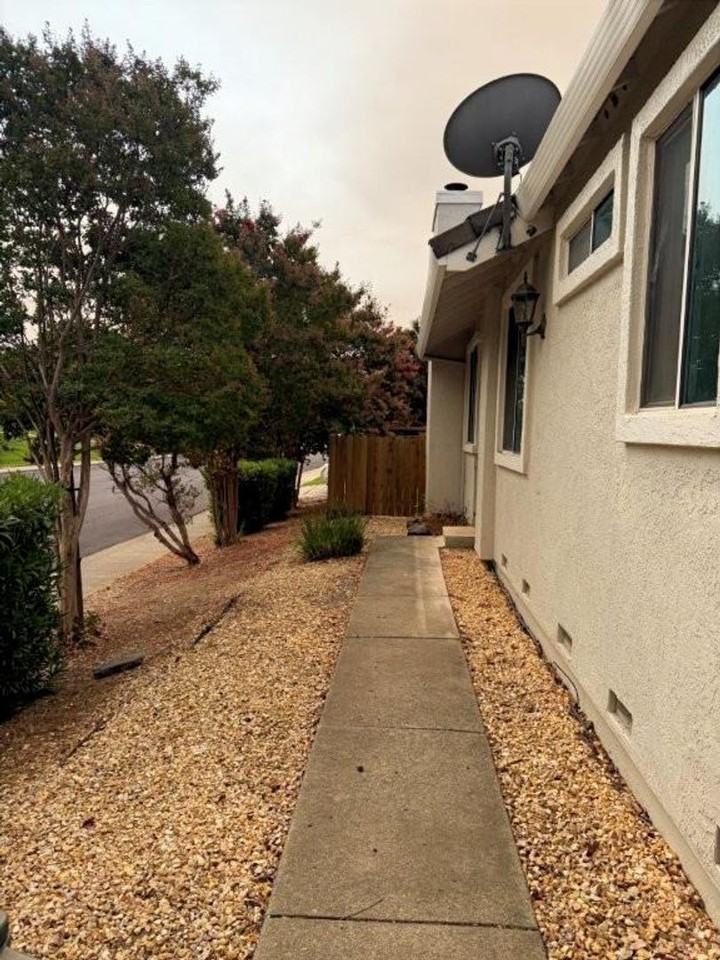 900 Bluewater Dr - Photo 6 of 50