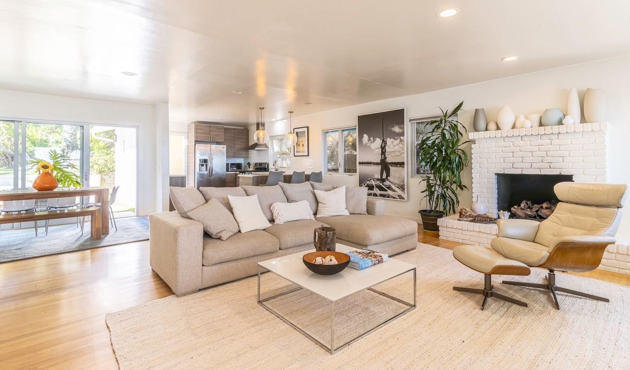 21563 Pacific Coast Hwy - Photo 5 of 29