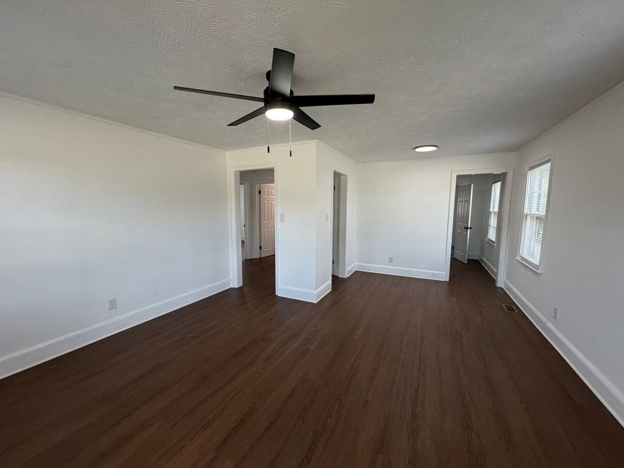 118 Eastwood Ave - Photo 5 of 12