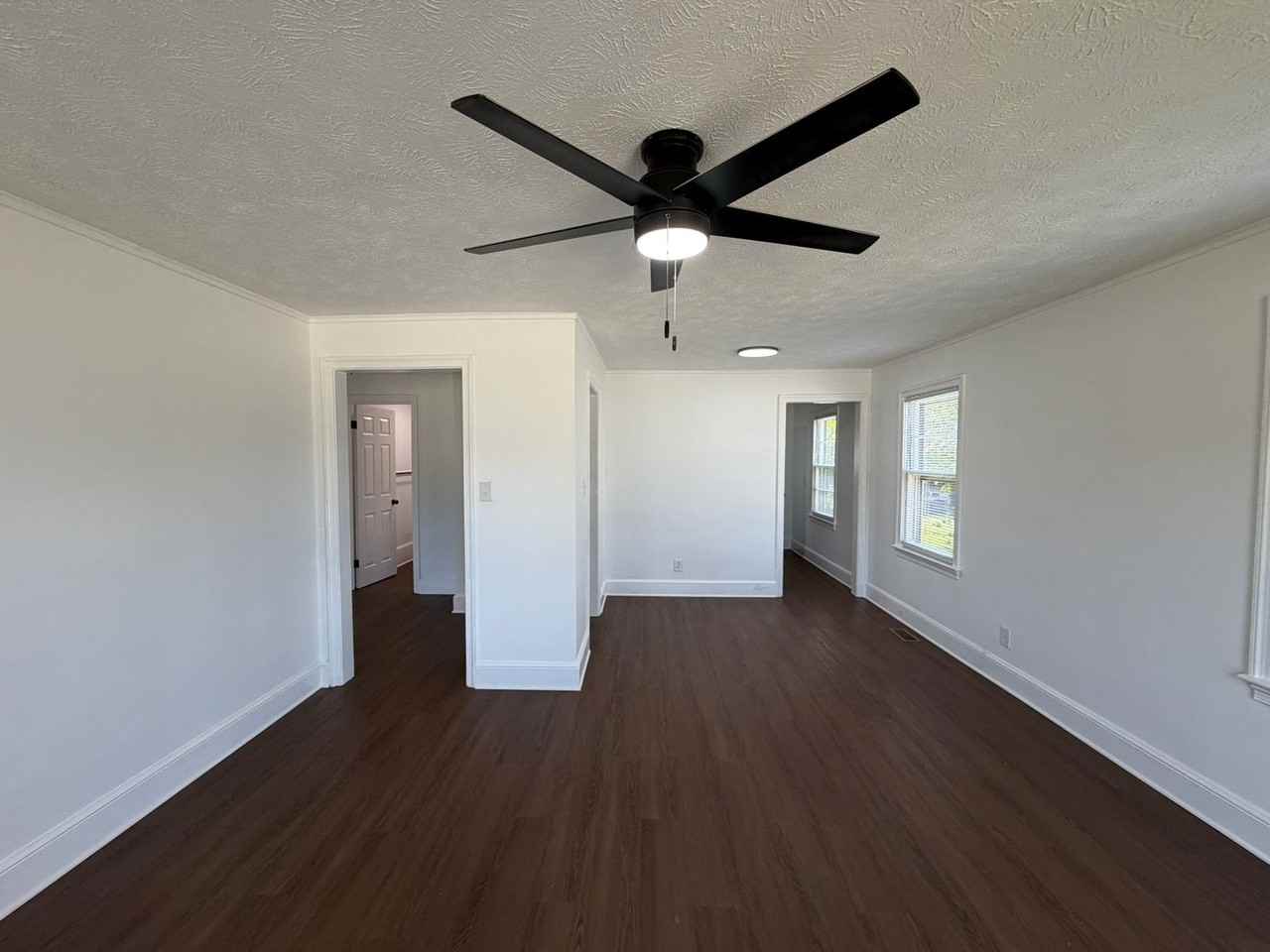 118 Eastwood Ave - Photo 6 of 12