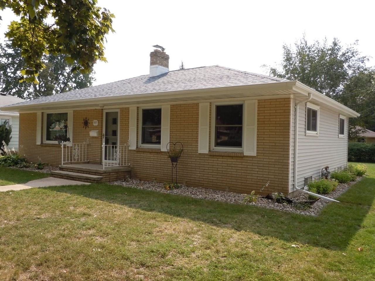 949 E Lindbergh St - Photo 2 of 20