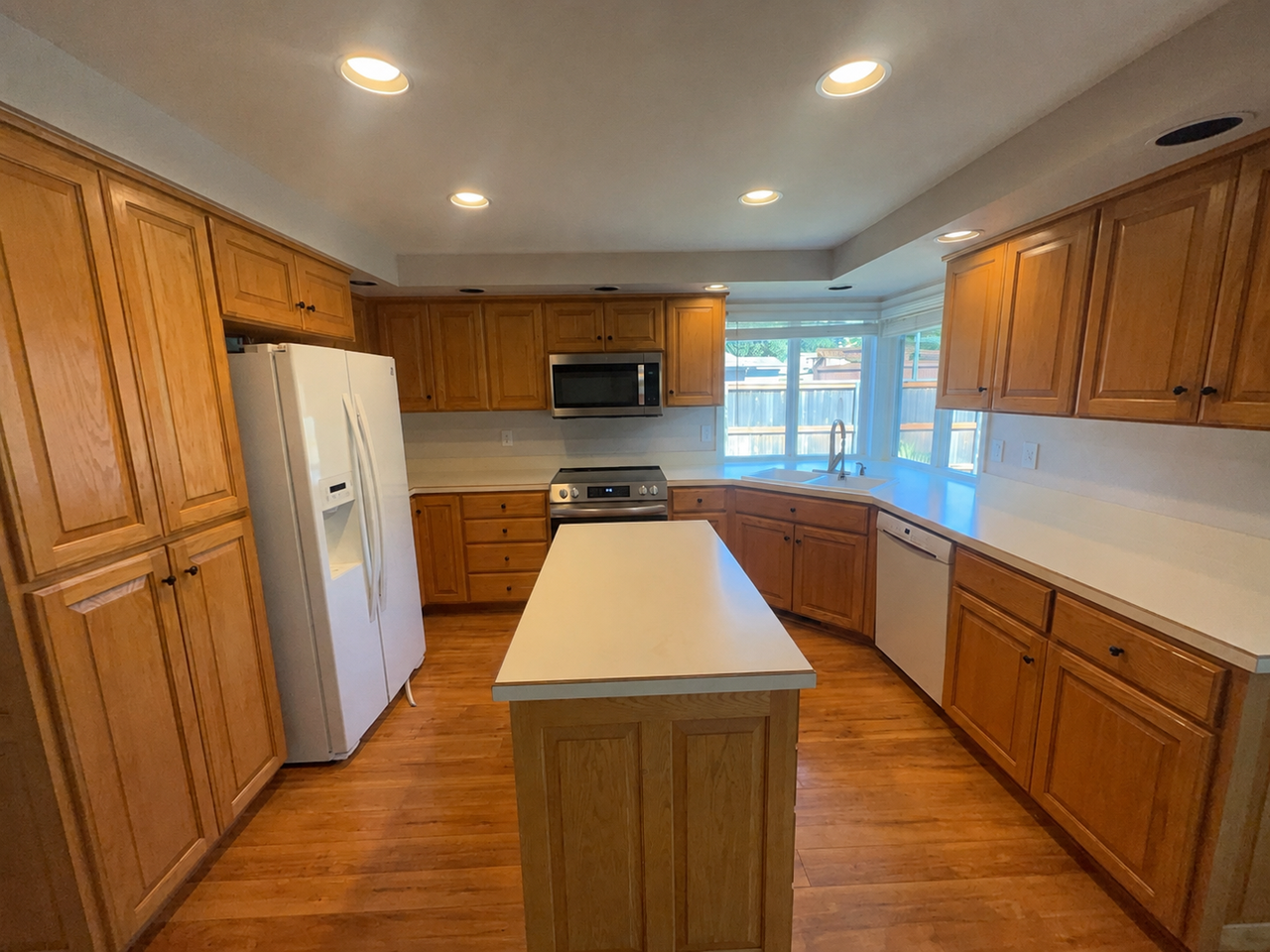 7168 Lawnridge St Ne - Photo 2 of 21