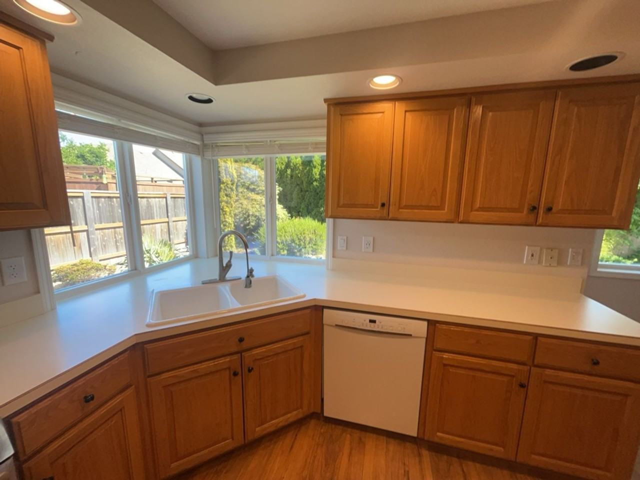 7168 Lawnridge St Ne - Photo 3 of 21