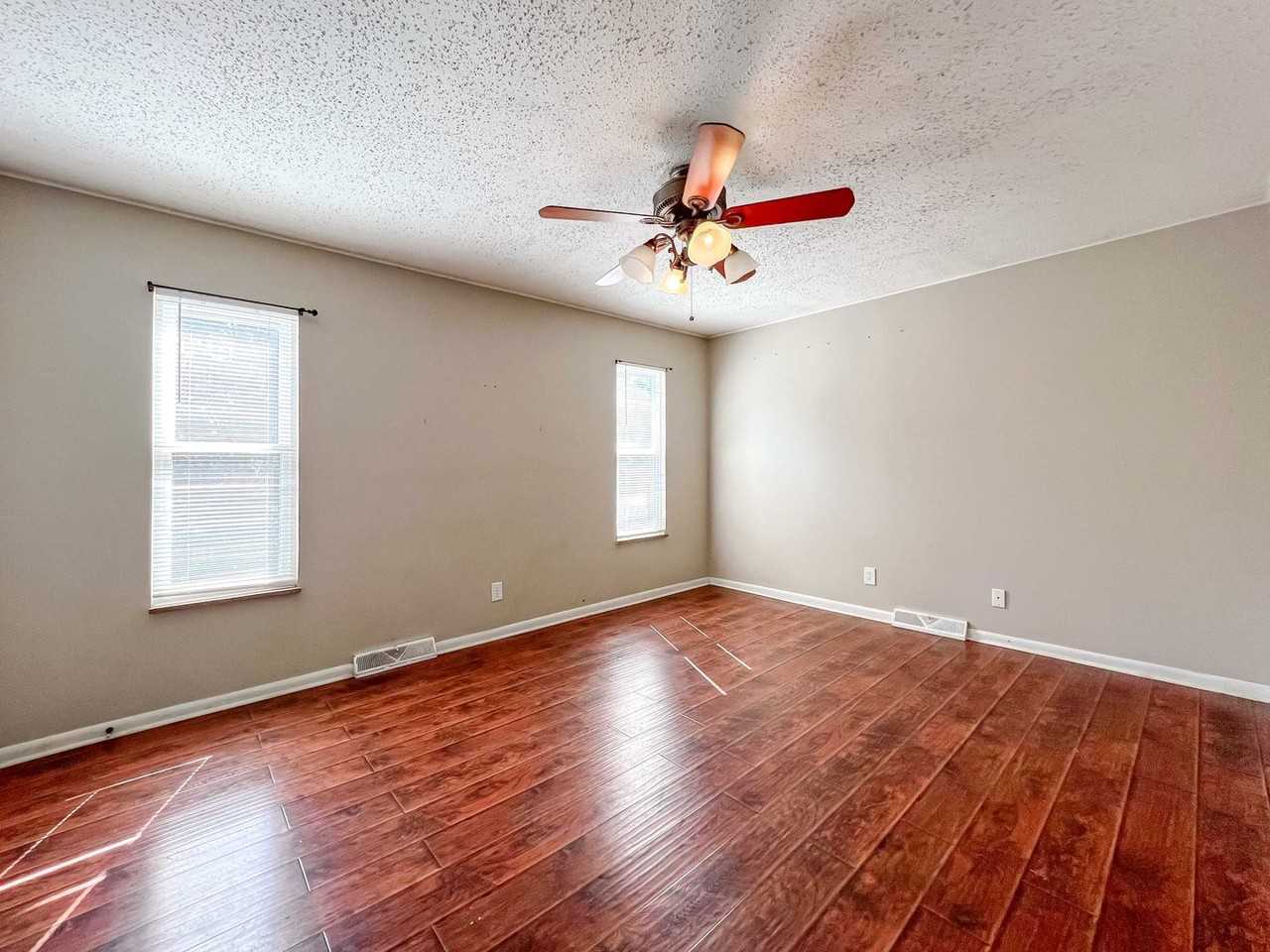 12204 W Kings Gate Rd - Photo 5 of 23