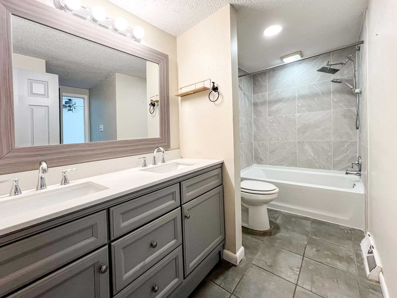 12204 W Kings Gate Rd - Photo 7 of 23