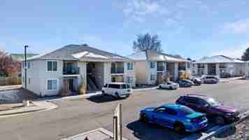 featured image of 263 Robbins Ave