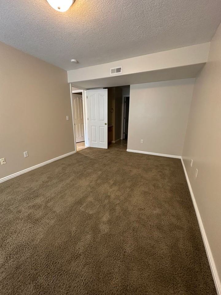 1371 S 1150 W - Photo 5 of 17