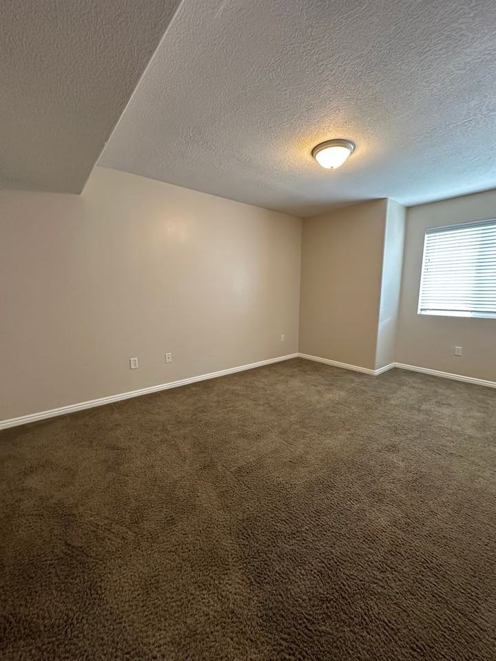 1371 S 1150 W - Photo 6 of 17