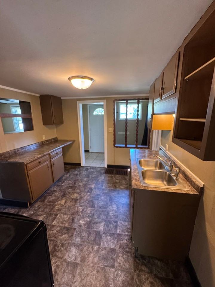 1901 3rd Ave S - Photo 2 of 10
