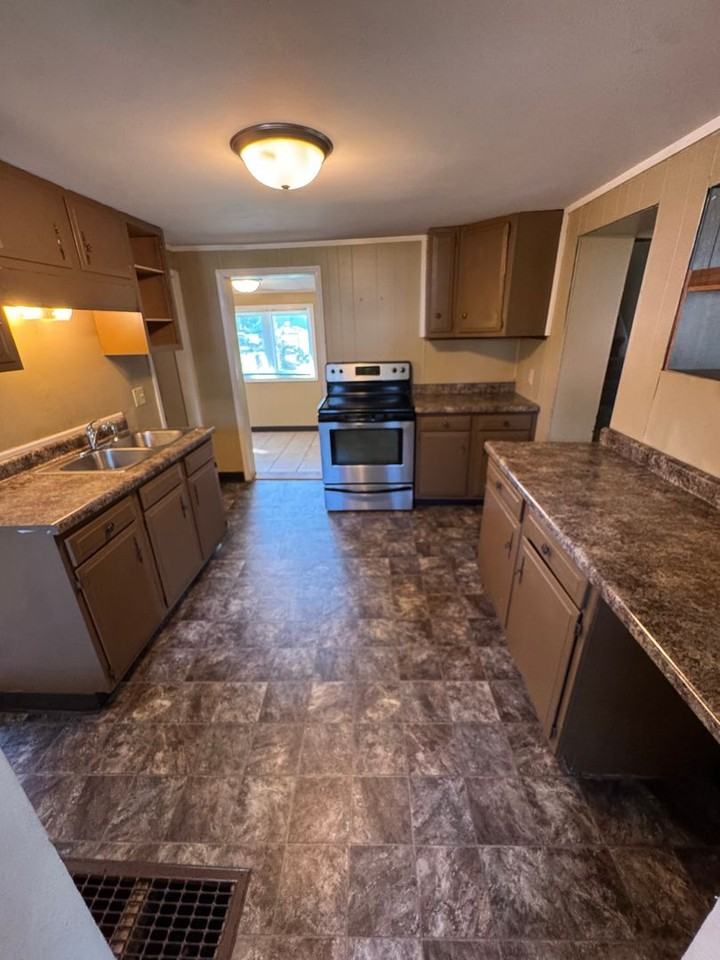 1901 3rd Ave S - Photo 3 of 10