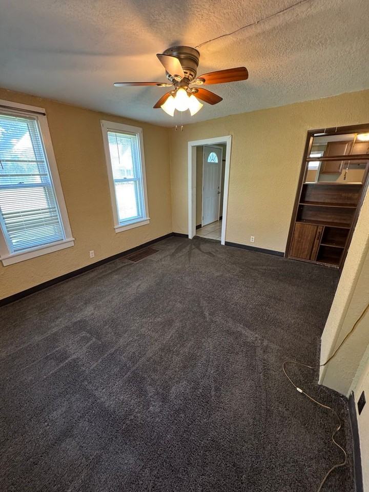 1901 3rd Ave S - Photo 5 of 10