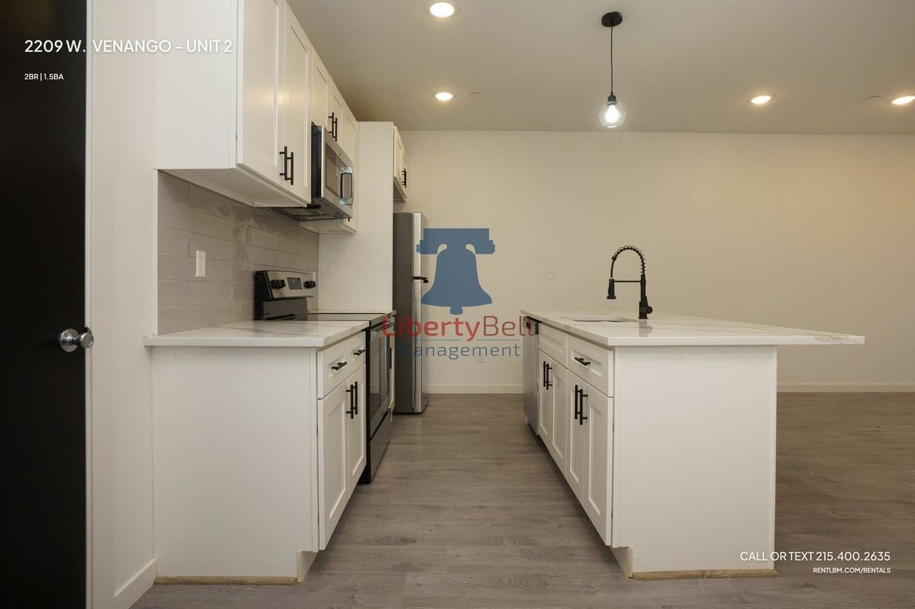 2209 W VENANGO - Photo 4 of 30