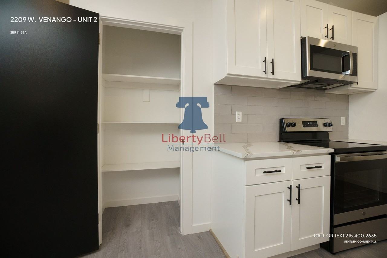 2209 W VENANGO - Photo 5 of 30