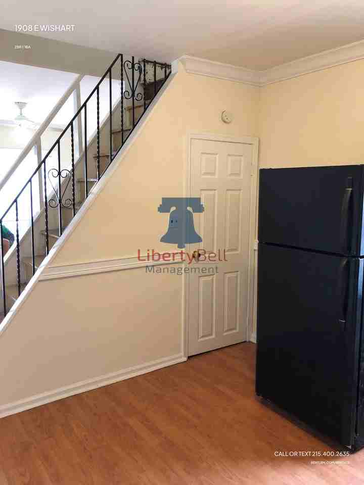 1908 E Wishart St - Photo 5 of 17