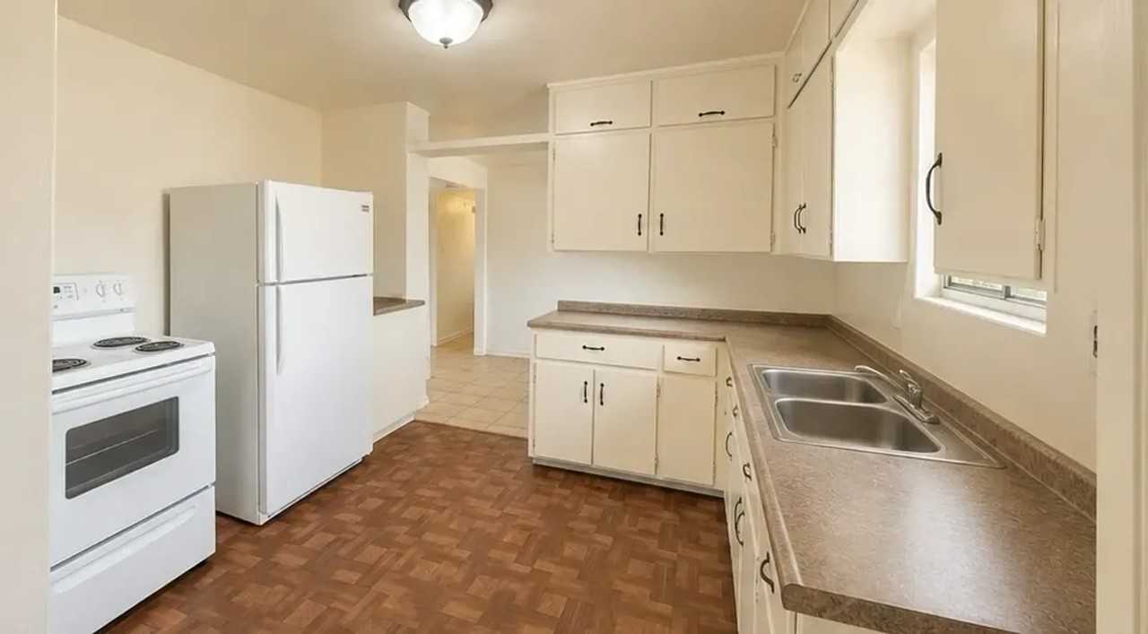 2234 E Water St - Photo 2 of 14