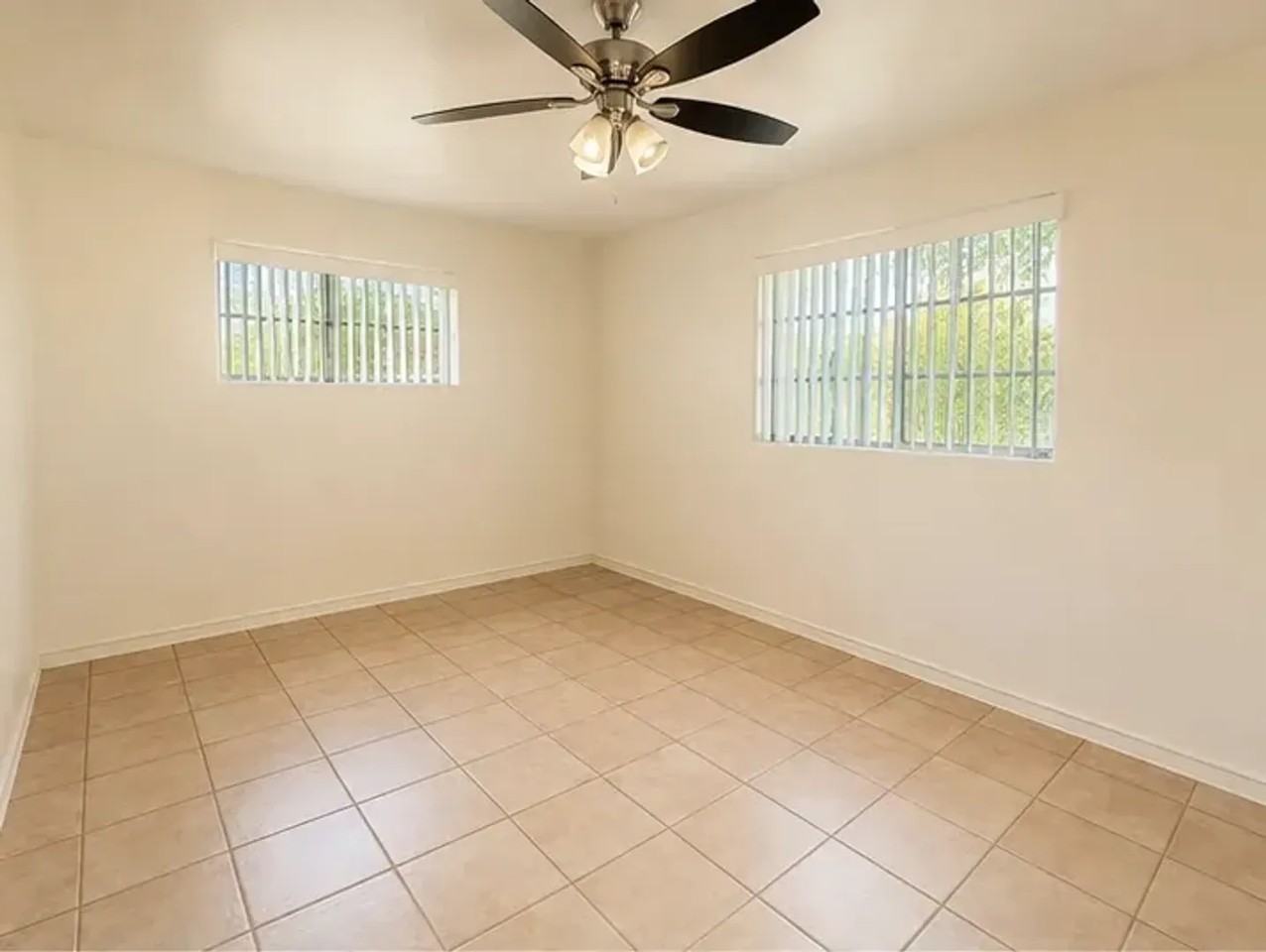 2234 E Water St - Photo 6 of 14