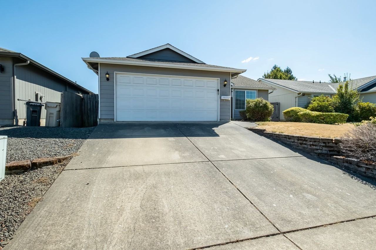 3234 23rd Ave Se - Photo 3 of 39