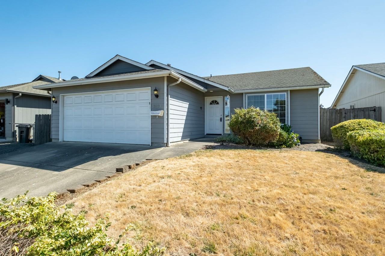 3234 23rd Ave Se - Photo 4 of 39