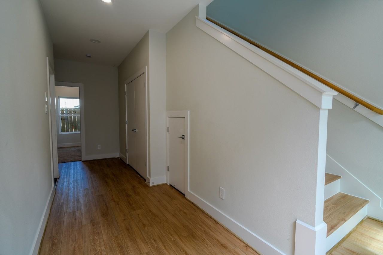 615 Northew St #K - Photo 3 of 29