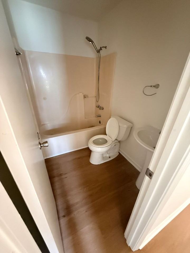 251 Sunset Dr - Photo 6 of 10