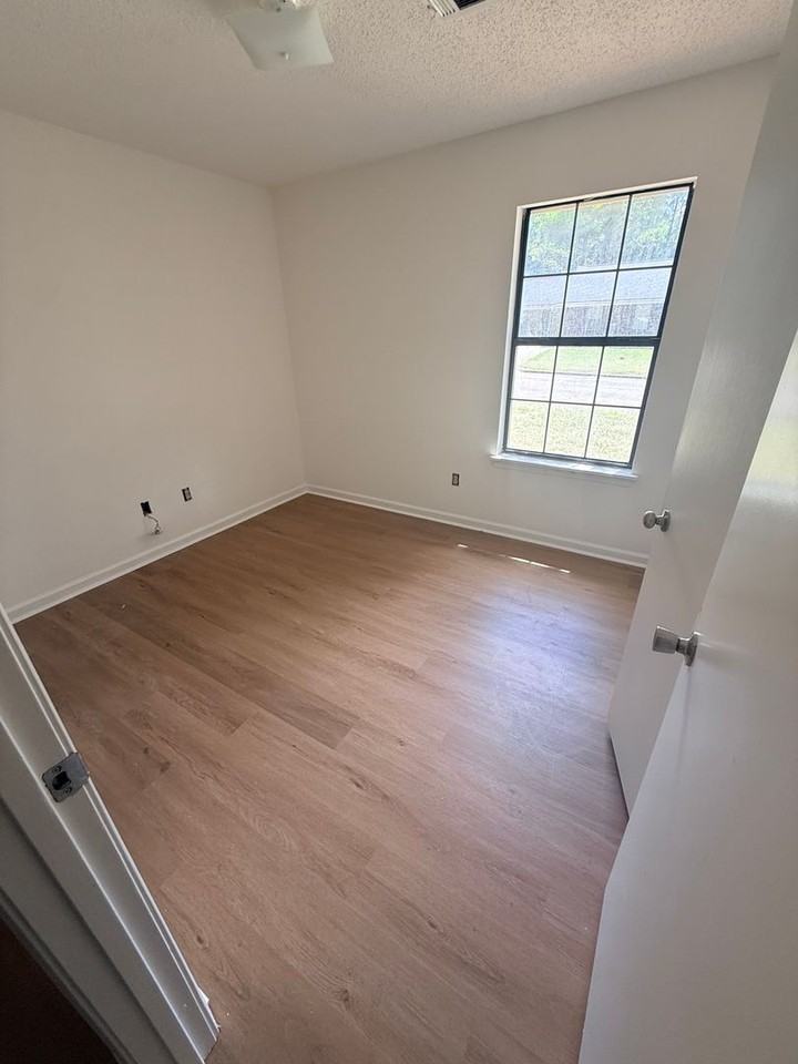 251 Sunset Dr - Photo 7 of 10