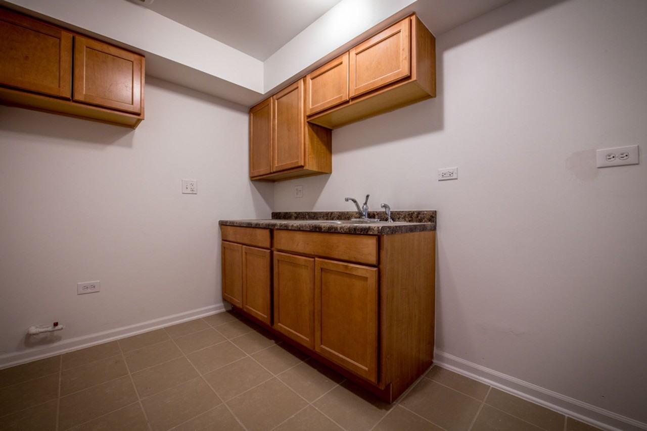 10933 S Vernon - Photo 4 of 14