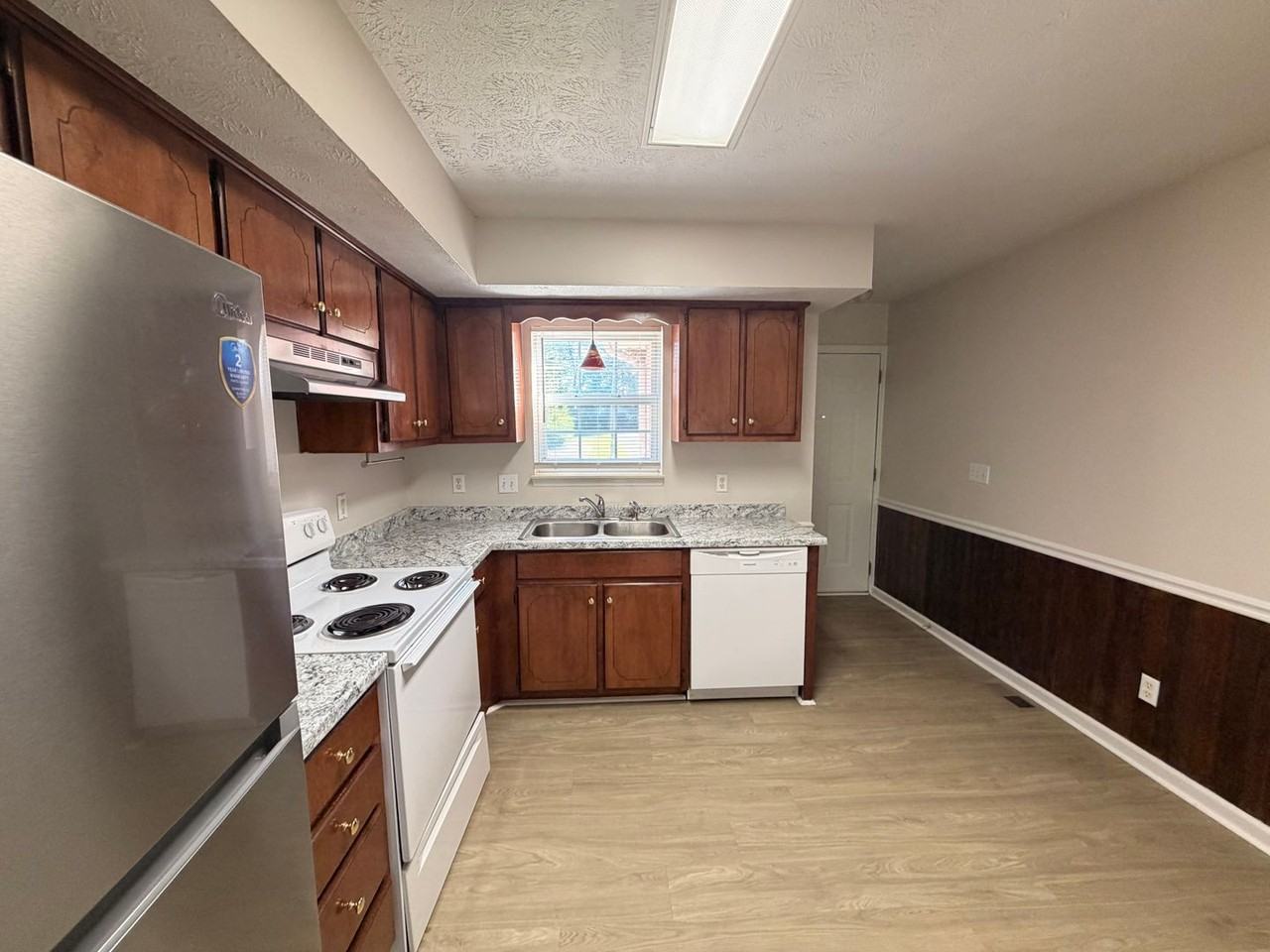406A Hazelwood Dr - Photo 4 of 22