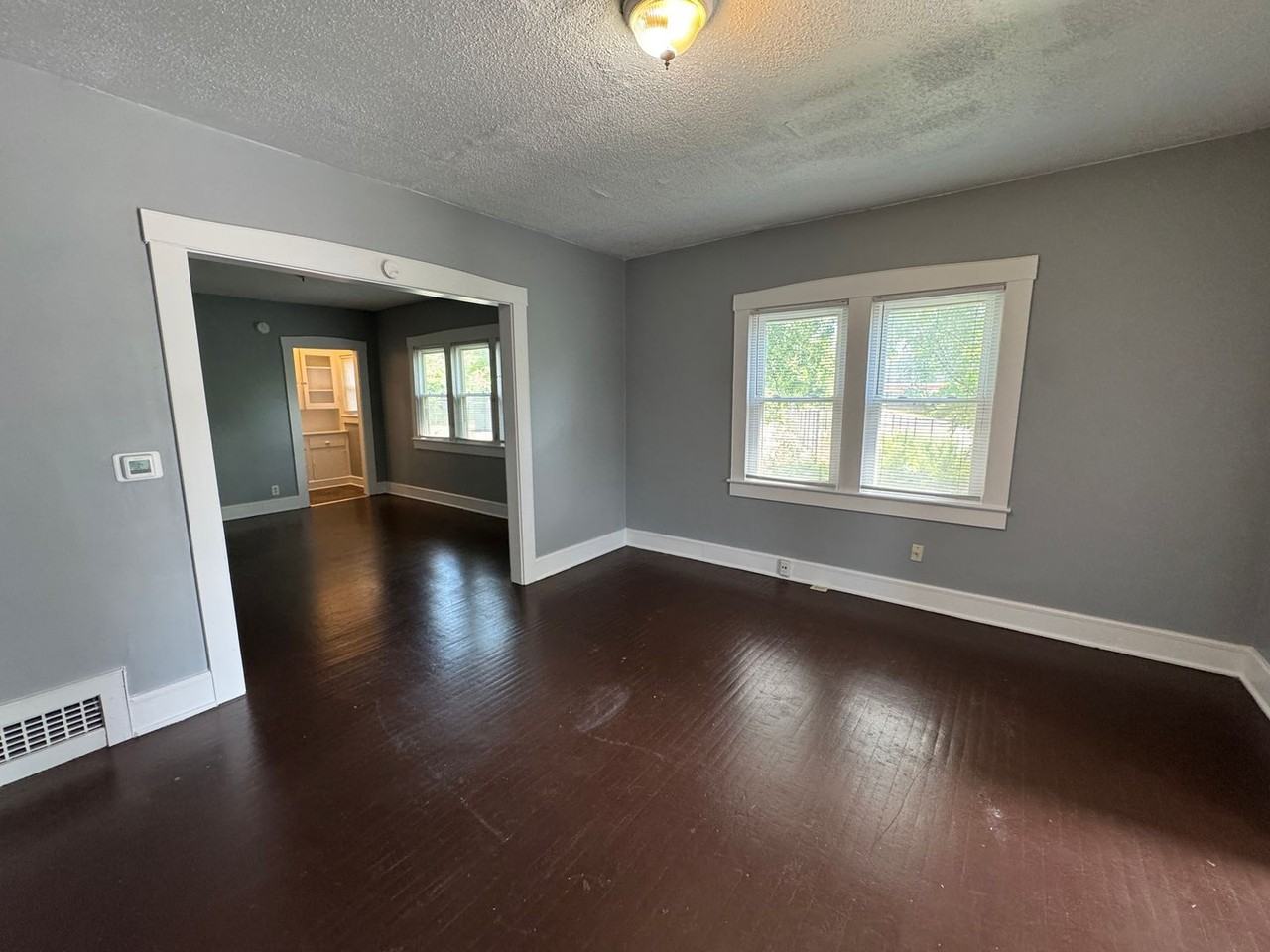 1138 Fairfield Ave - Photo 5 of 25