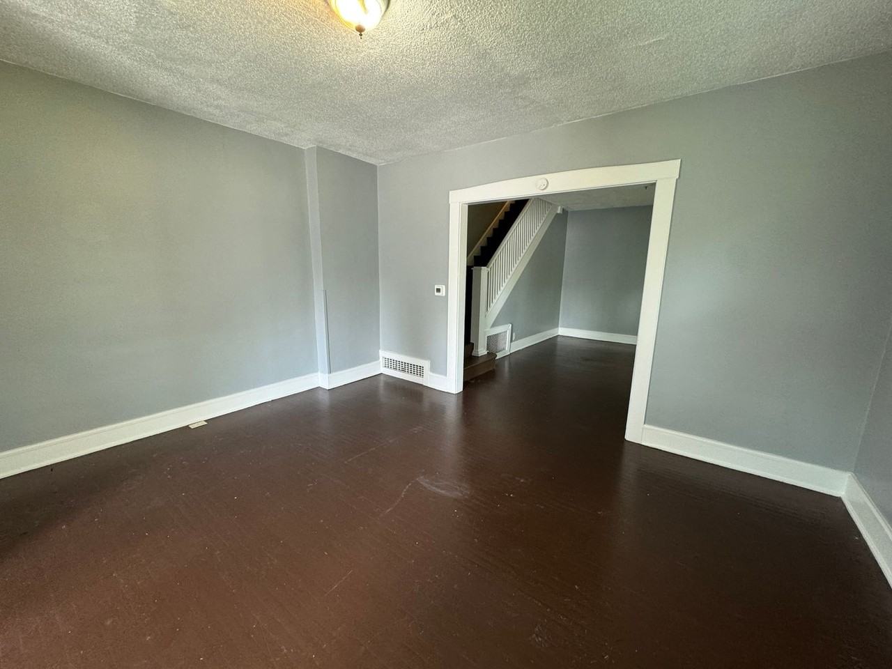1138 Fairfield Ave - Photo 6 of 25