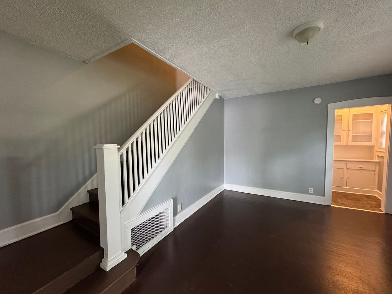 1138 Fairfield Ave - Photo 7 of 25