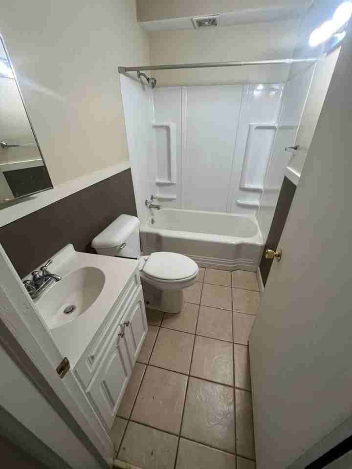 5501 University Ave - Photo 4 of 10