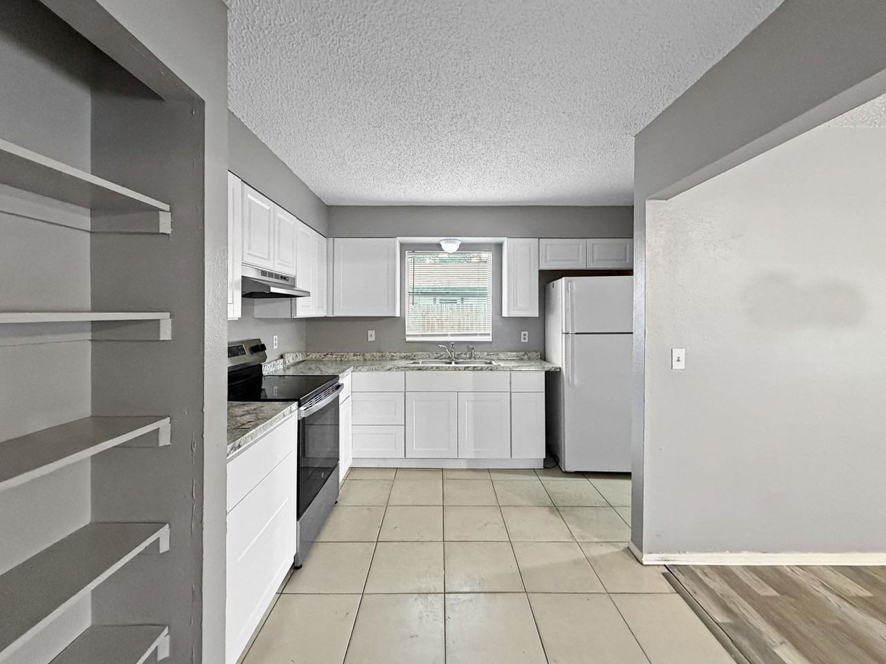 3122 Green Acres Ave - Photo 6 of 15