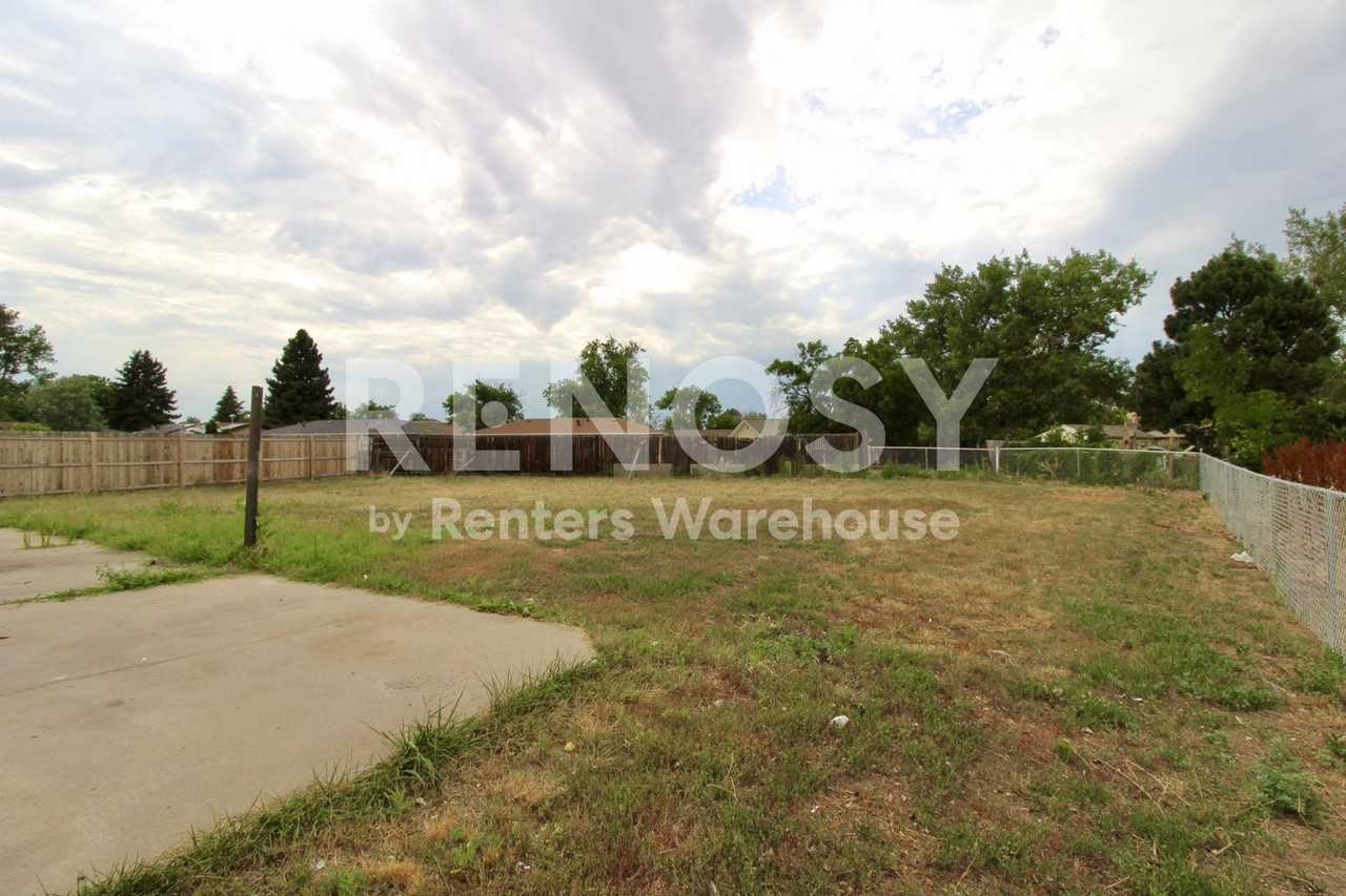 5241 Victor Way - Photo 5 of 26