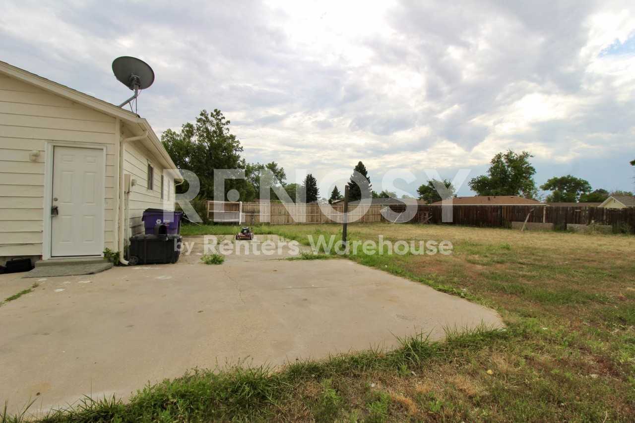 5241 Victor Way - Photo 6 of 26