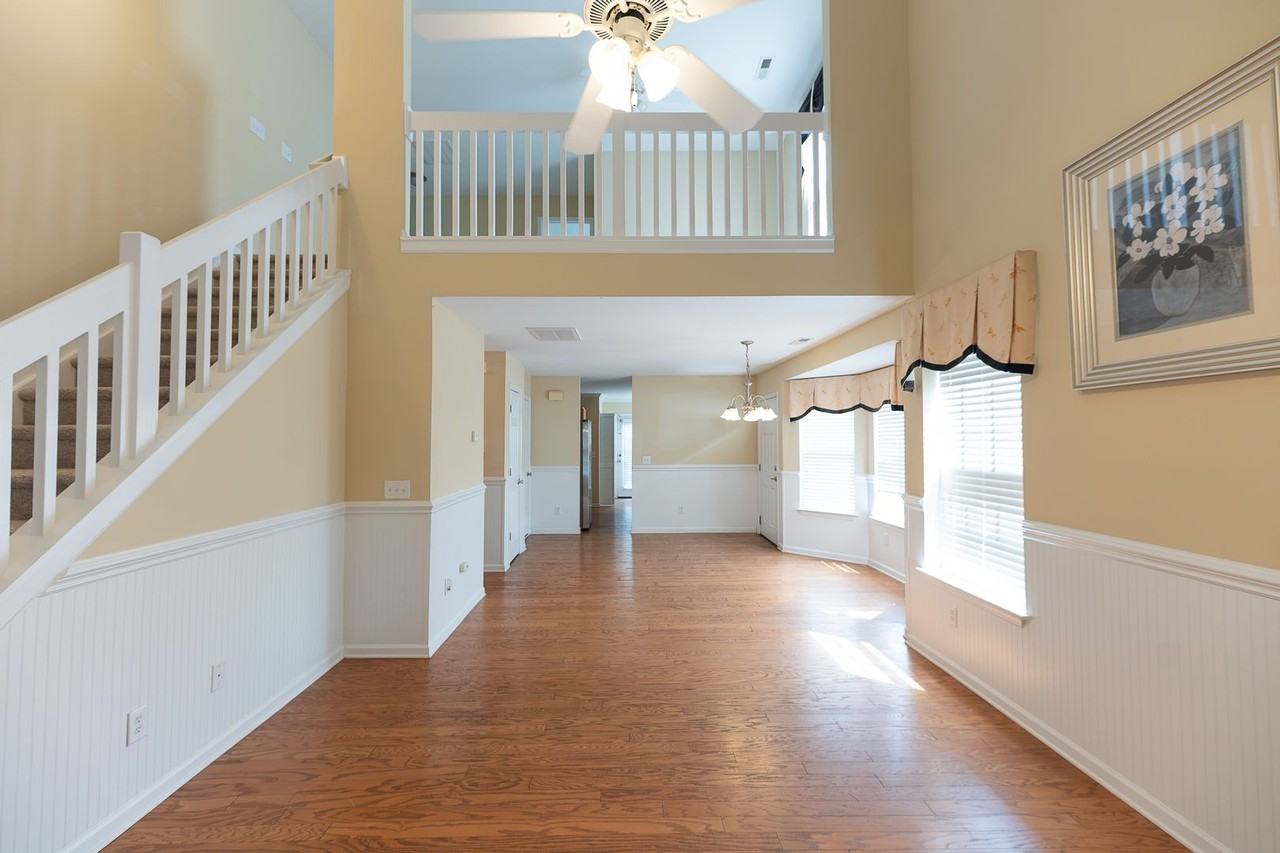 111 Goldfinch Ave - Photo 3 of 33
