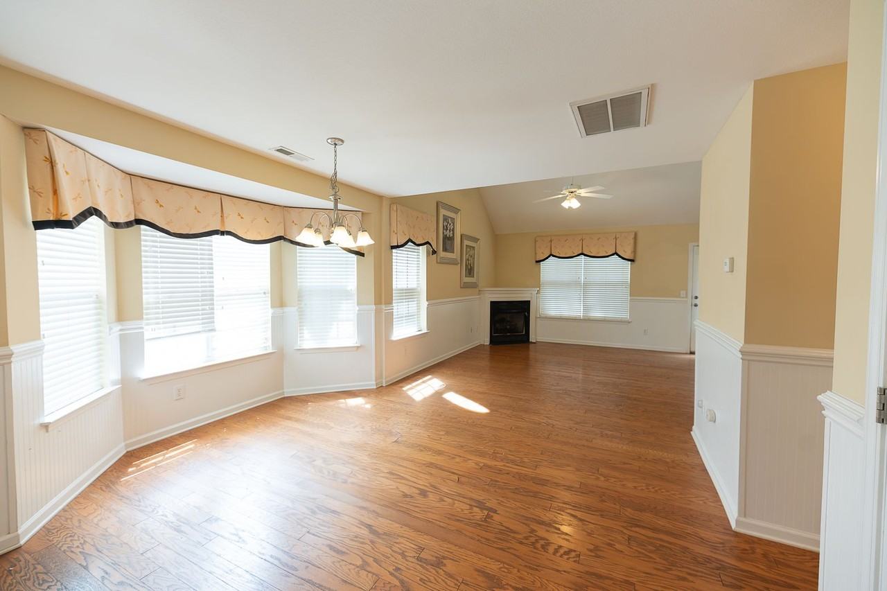 111 Goldfinch Ave - Photo 5 of 33